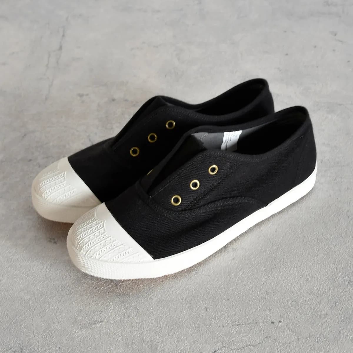 FREE Black Canvas Shoes