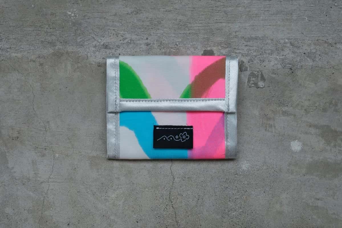 6:00 AM — The First Move Light Card Holder