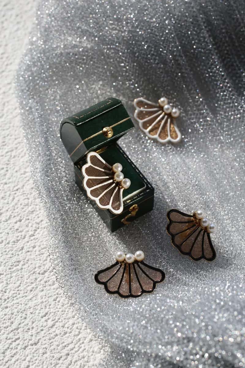 SWAN2.0 Classic Pearl Swan Earrings