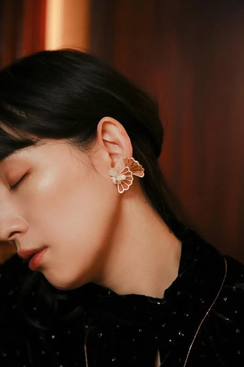 SWAN2.0 Double-Layer Pearl White Crystal Single Swan Earring