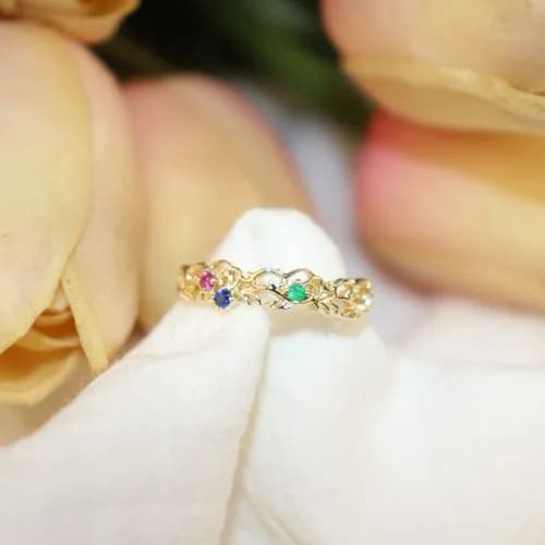 Acanthus Motif Gemstone Ring