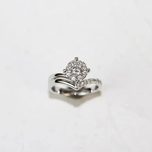 Platinum Pavé V-Shaped Diamond Ring