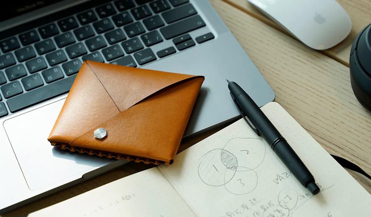 Envelope Compact