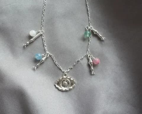 Iris silver necklace
